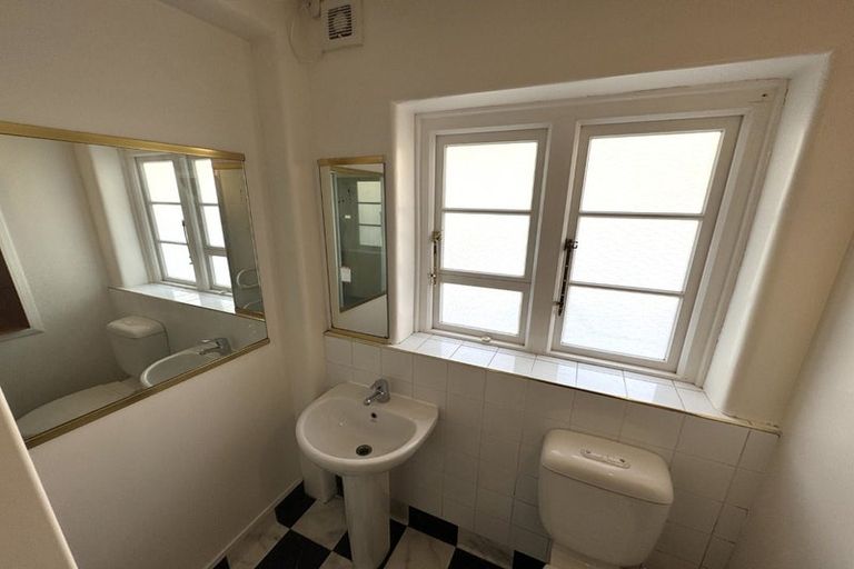 Photo of property in 82 Majoribanks Street, Mount Victoria, Wellington, 6011