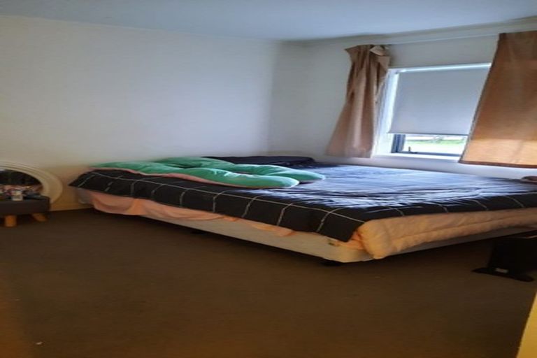 Photo of property in 1 Sunstone Crescent, Brown Owl, Upper Hutt, 5018