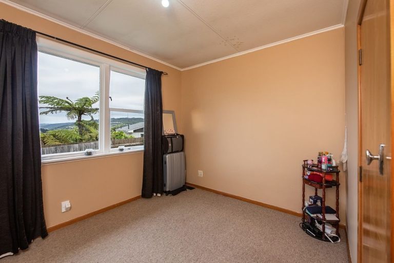 Photo of property in 26 Link Road, Newlands, Wellington, 6037