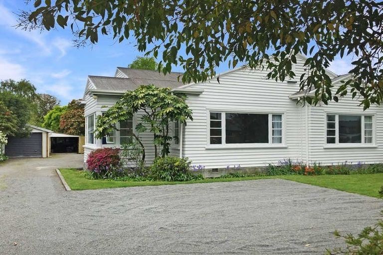 Photo of property in 14 Kotare Street, Fendalton, Christchurch, 8041