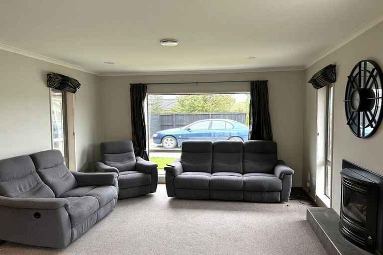 Photo of property in 42 Overbury Crescent, Rolleston, 7614