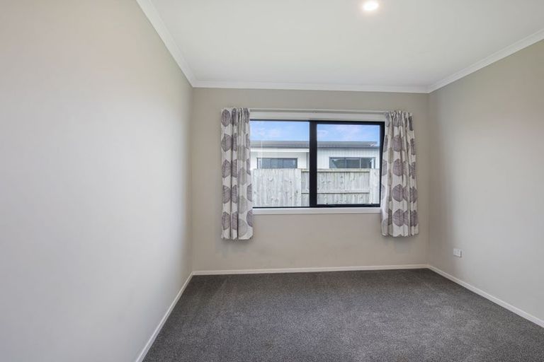 Photo of property in 2 Kingi Te Ahoaho Place, Otaki, 5512