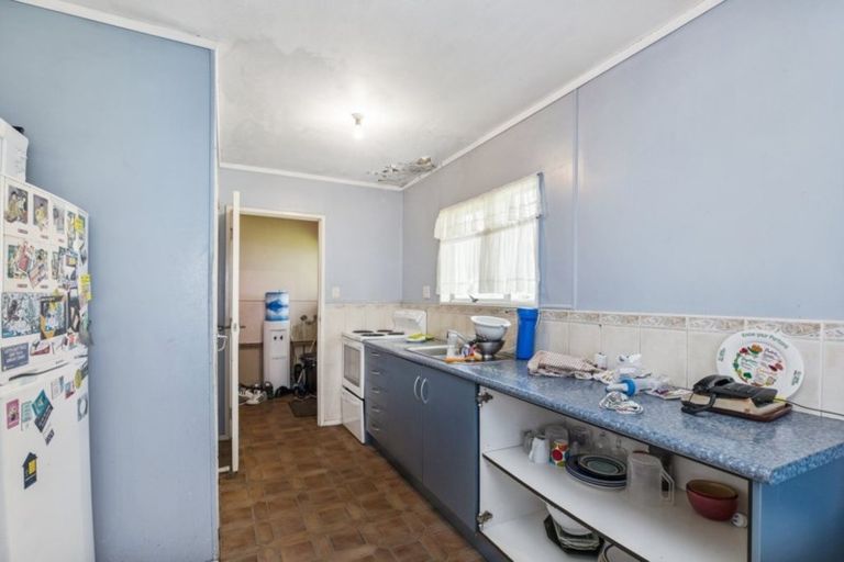 Photo of property in 321 Roscommon Road, Clendon Park, Auckland, 2103
