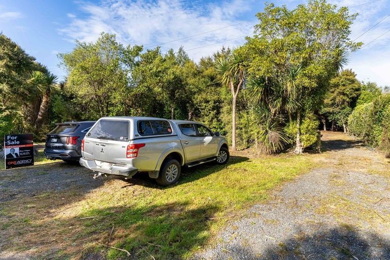 Photo of property in 86 Beach Road, Long Beach, Port Chalmers, 9081