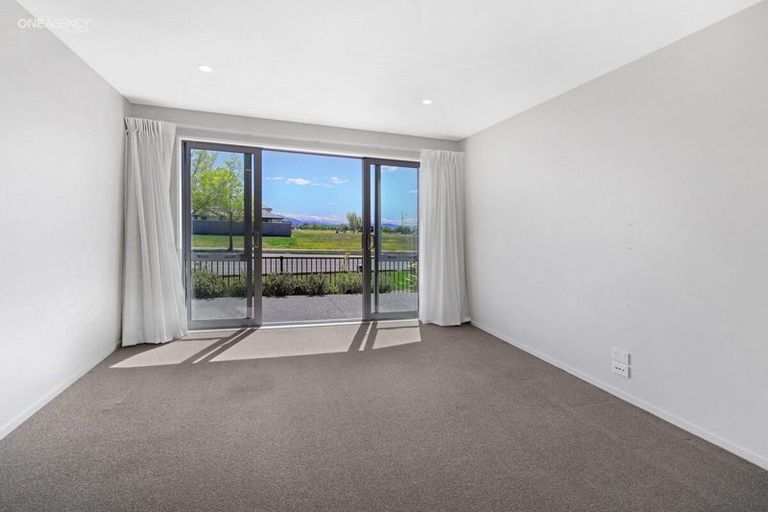 Photo of property in 43 Pegasus Boulevard, Pegasus, 7612