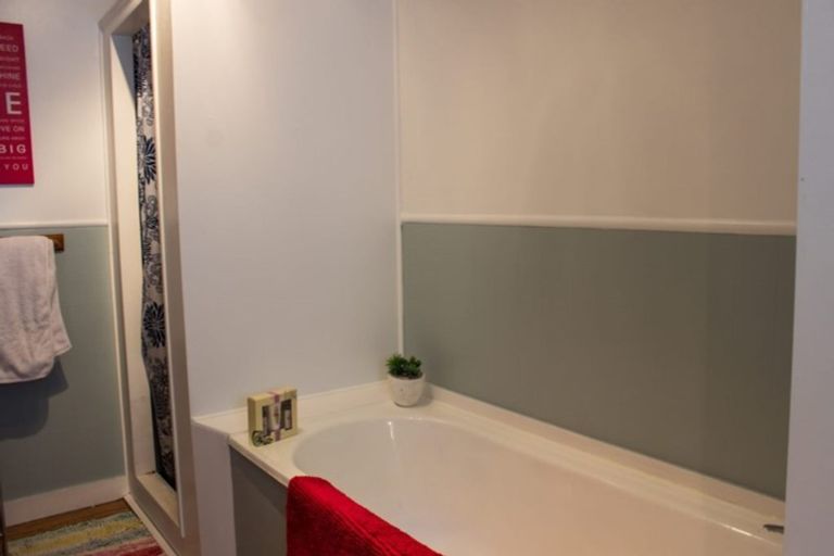 Photo of property in 2/47 Mildmay Road, Henderson, Auckland, 0610