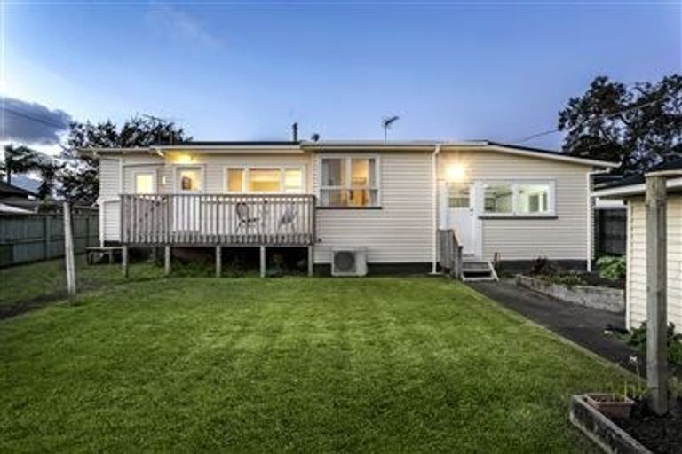 Photo of property in 49 View Road, Henderson, Auckland, 0612
