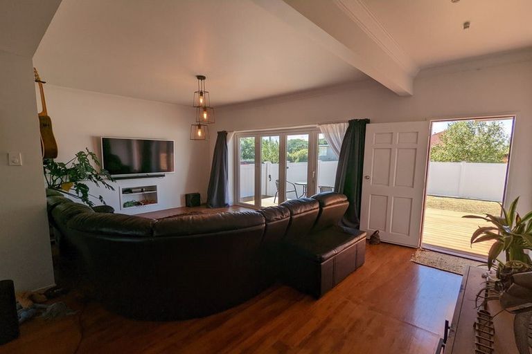 Photo of property in 16 Maxwell Avenue, Papatoetoe, Auckland, 2025