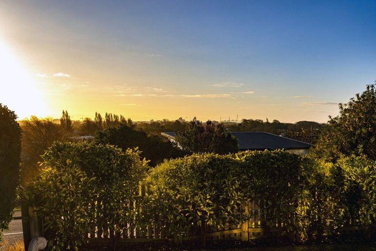 Photo of property in 31 Parklands Drive, Huntsbury, Christchurch, 8022