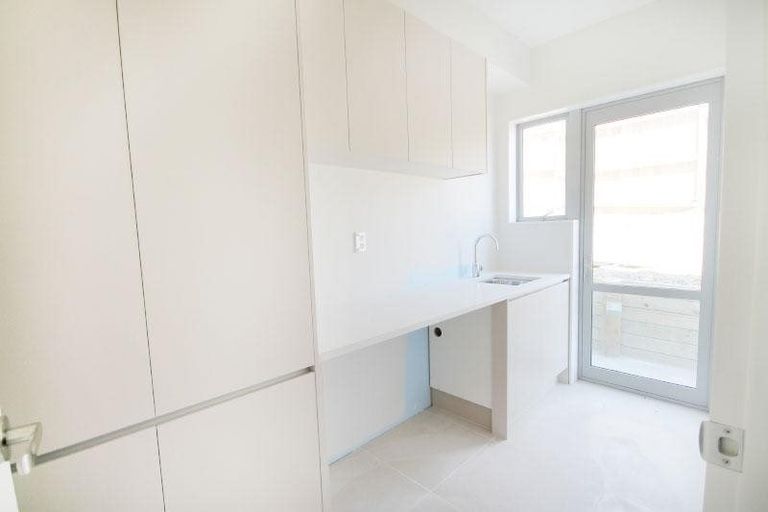 Photo of property in 1 Davey Crescent, Orewa, 0931