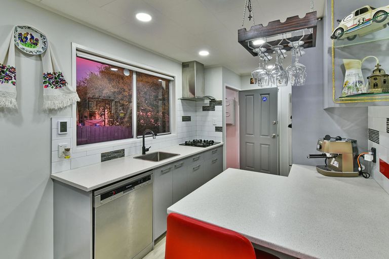 Photo of property in 2/21 Komako Place, Papatoetoe, Auckland, 2025