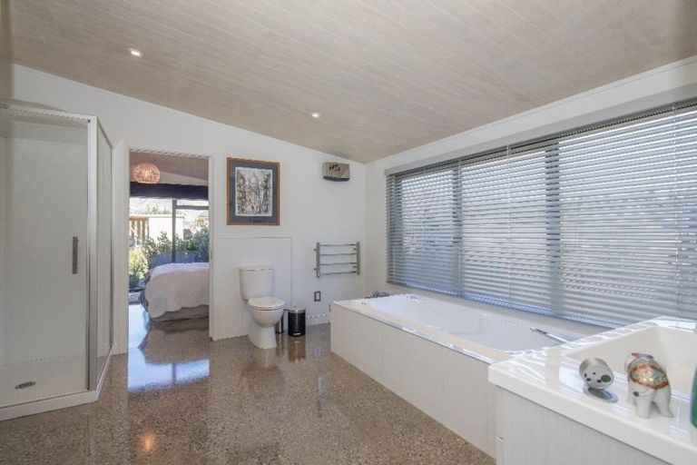 Photo of property in 10 Sam John Place, Lake Hawea, Wanaka, 9382