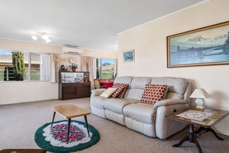 Photo of property in 14 Pemberton Crescent, Greerton, Tauranga, 3112