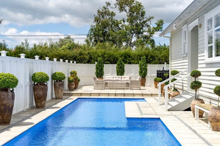 Photo of property in 14 Cotter Street, Greytown, 5712