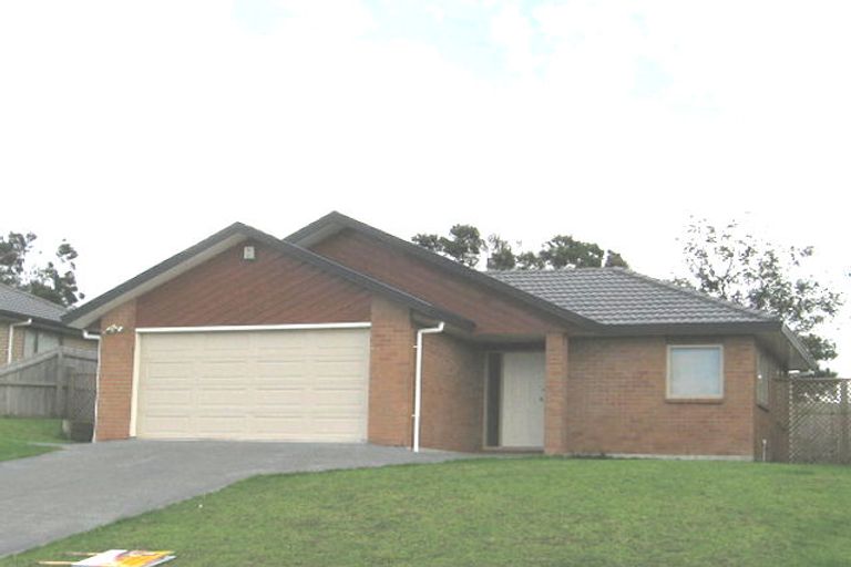 Photo of property in 70 Ruze Vida Drive, Massey, Auckland, 0614