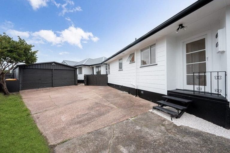 Photo of property in 11 Murillo Place, Henderson, Auckland, 0612