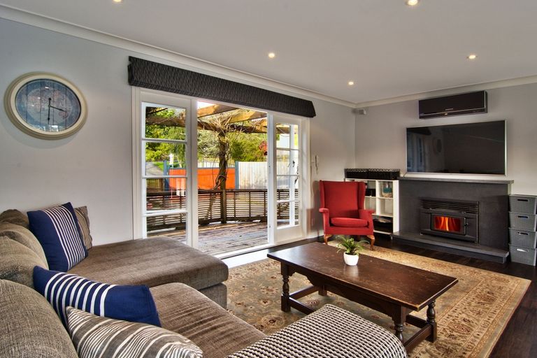Photo of property in 13 Konini Road, Titirangi, Auckland, 0604