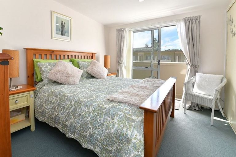 Photo of property in 13/3 Riverside Road, Orewa, 0931