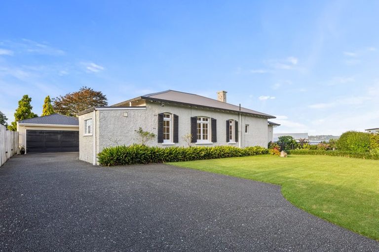Photo of property in 46 Rewarewa Road, Te Atatu Peninsula, Auckland, 0610