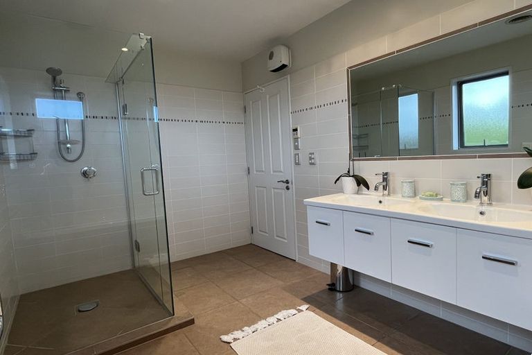 Photo of property in 15 John Paterson Drive, Halswell, Christchurch, 8025