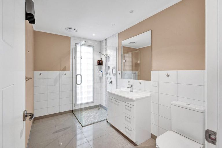 Photo of property in 100 Elsham Road, Lepperton, New Plymouth, 4373