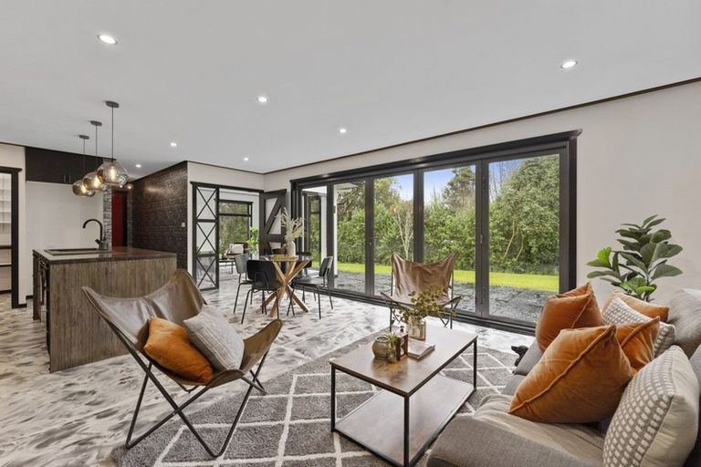 Photo of property in 112 Kawiu Road, Levin, 5510