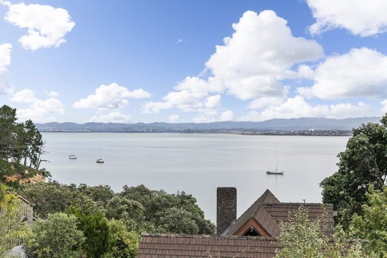 Photo of property in 69 Rosecamp Road, Beach Haven, Auckland, 0626