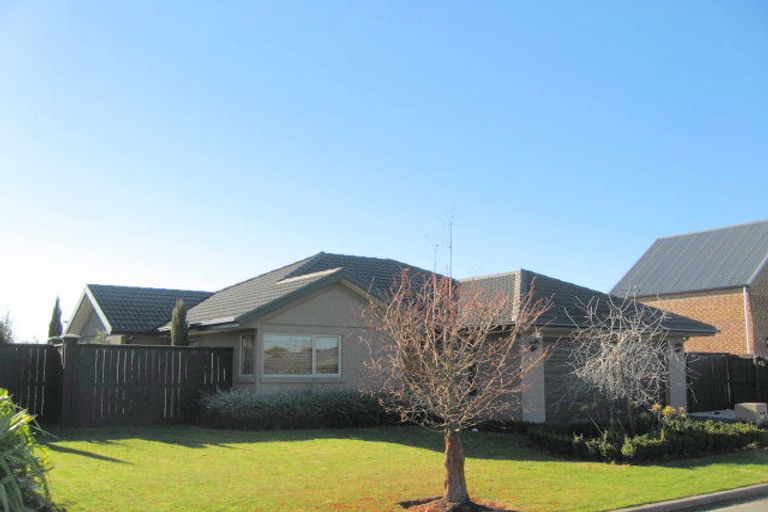 Photo of property in 3 Riegler Place, Belfast, Christchurch, 8051