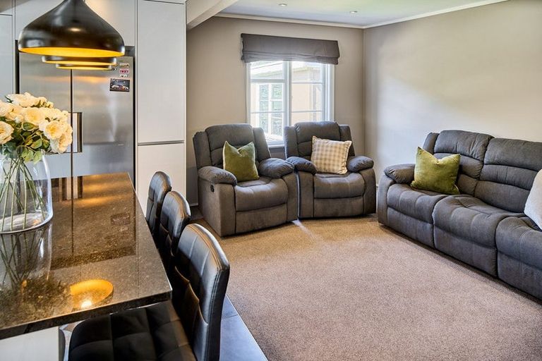 Photo of property in 44 Airlie Road, Plimmerton, Porirua, 5026