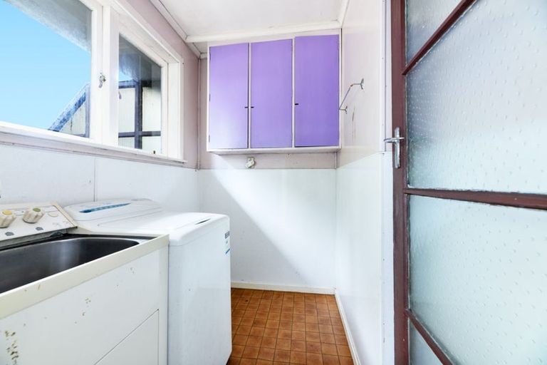 Photo of property in 56 Woodford Avenue, Henderson, Auckland, 0610