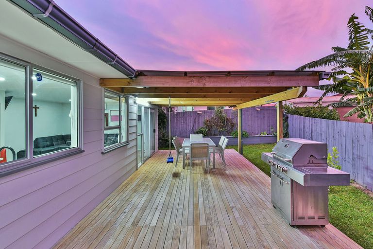 Photo of property in 2/21 Komako Place, Papatoetoe, Auckland, 2025