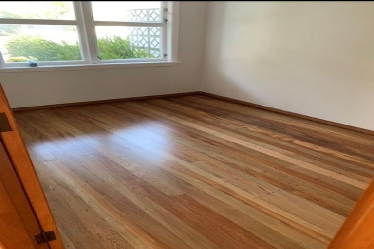 Photo of property in 1 Huia Place, Levin, 5510