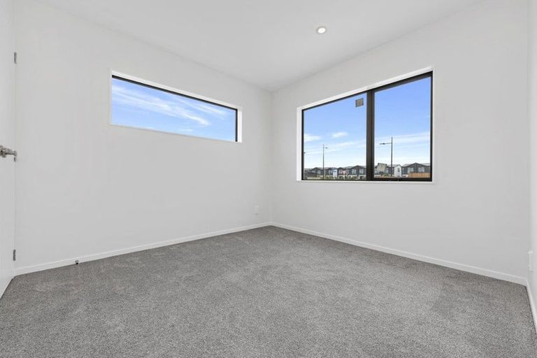 Photo of property in 27 Combat Street, Papakura, 2110