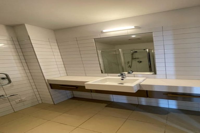 Photo of property in Bella Vista, 2d/84 Gunner Drive, Te Atatu Peninsula, Auckland, 0610