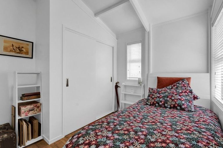 Photo of property in 11 Tasman Street, Opunake, 4616