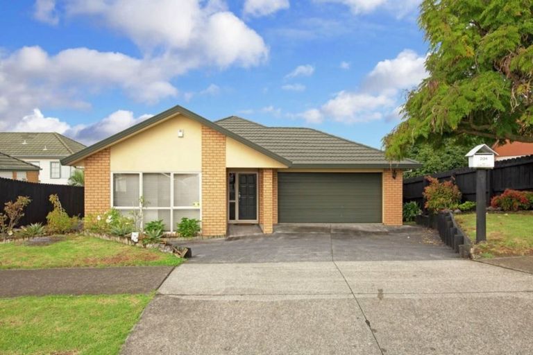 Photo of property in 204 Botany Road, Botany Downs, Auckland, 2010