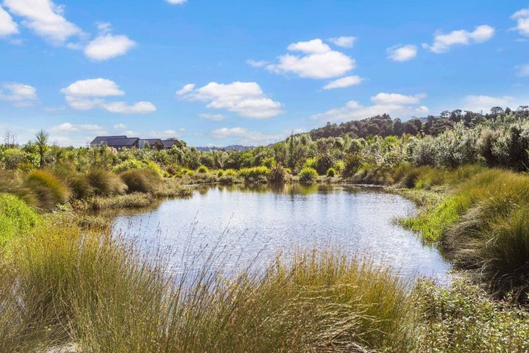 Photo of property in 1 Rossbern Lane, Clevedon, 2585