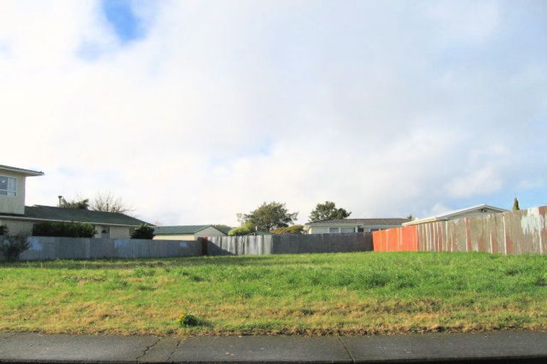 Photo of property in 16 Liverpool Crescent, Flaxmere, Hastings, 4120