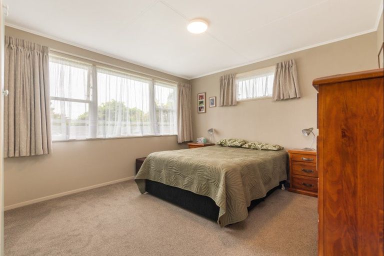 Photo of property in 5 Tingey Place, Awapuni, Palmerston North, 4412