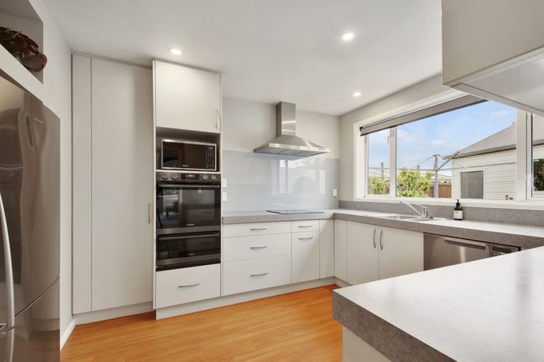 Photo of property in 17 Seagrave Place, Ilam, Christchurch, 8041