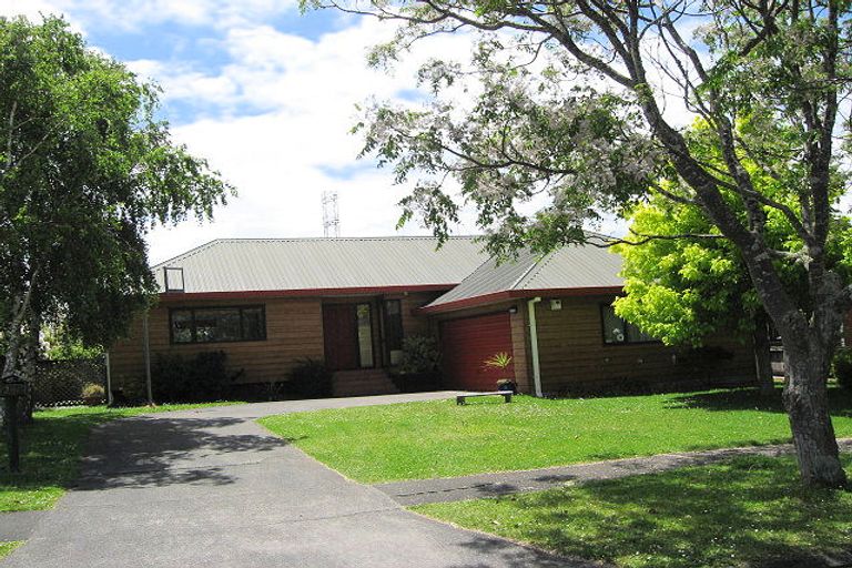 Photo of property in 24 Gardone Terrace, Conifer Grove, Takanini, 2112