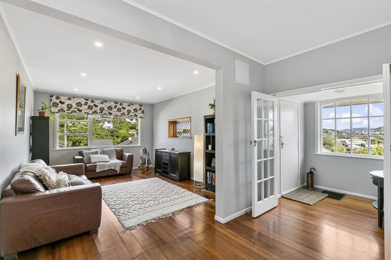 Photo of property in 15 Omar Street, Khandallah, Wellington, 6035