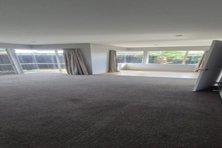 Photo of property in 1/28 Kirsten Place, Parklands, Christchurch, 8083
