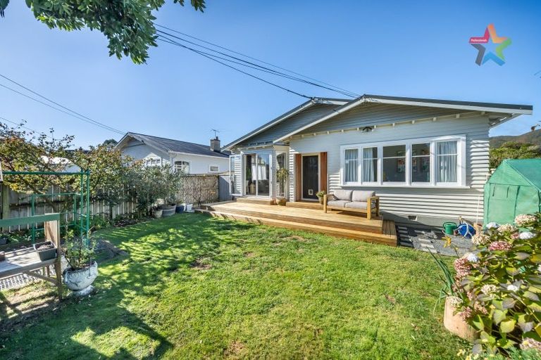 Photo of property in 7 Vincent Street, Waterloo, Lower Hutt, 5011