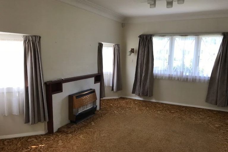 Photo of property in 3 Junction Street, Fairfield, Lower Hutt, 5011