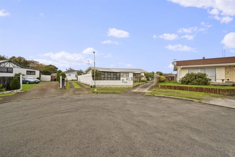 Photo of property in 16 Manuka Place, Hawera, 4610