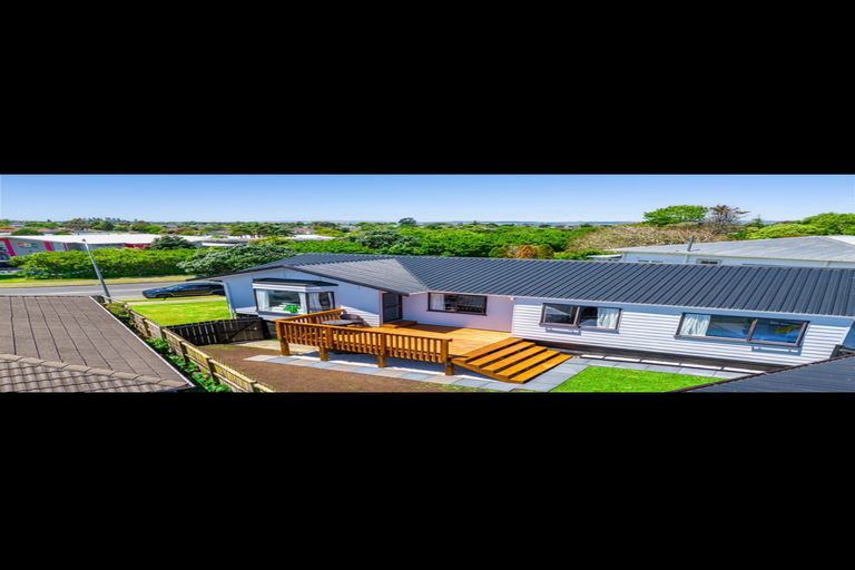 Photo of property in 225 Finlayson Avenue, Clendon Park, Auckland, 2103