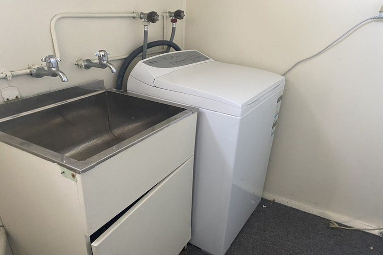 Photo of property in 20 Royal Crescent, Saint Kilda, Dunedin, 9012