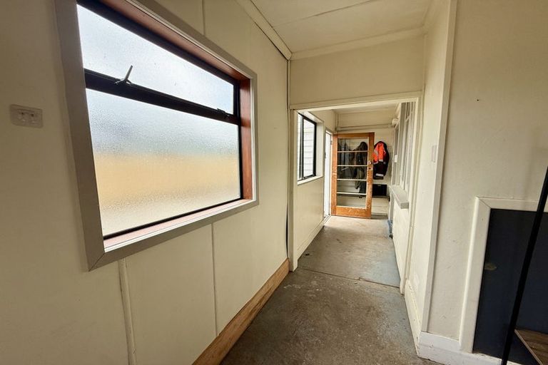 Photo of property in 63 Elles Road, Otautau, 9610