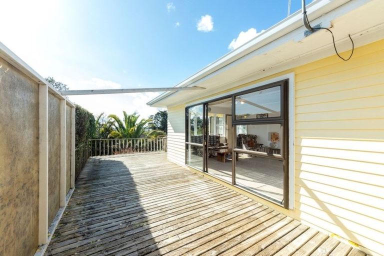 Photo of property in 61 Ennis Avenue, Pakuranga Heights, Auckland, 2010